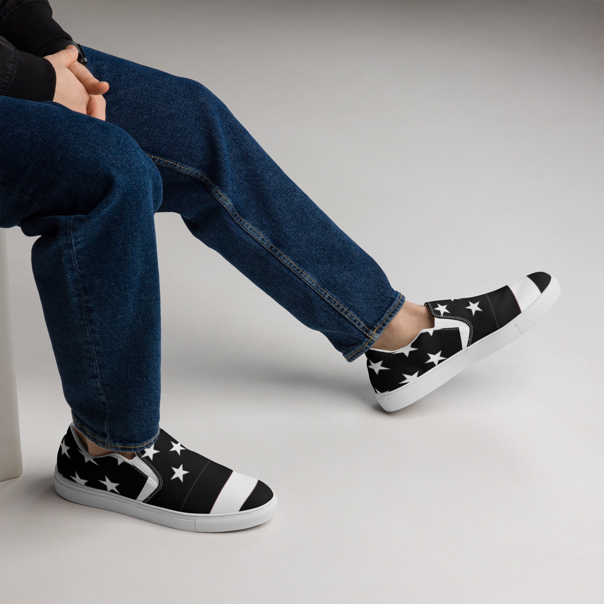 Stars Design Men’s slip-on canvas shoes